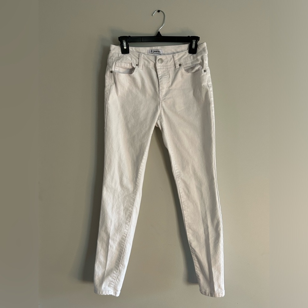 White women’s skinny jeans. Size 4